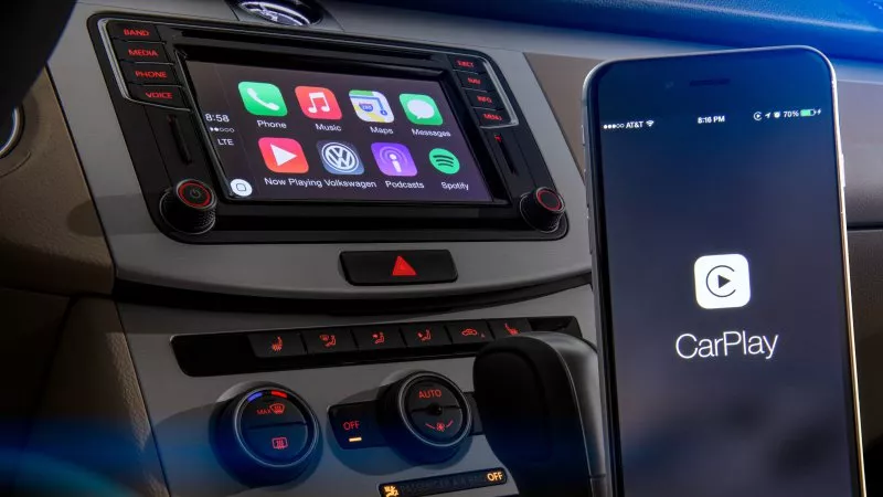 VW se na CES nemohl pochlubit bezdrátovým Apple CarPlay 